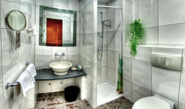 Обои картинки фото интерьер, ванная, туалетная, комнаты, умывальник, зеркало, душ