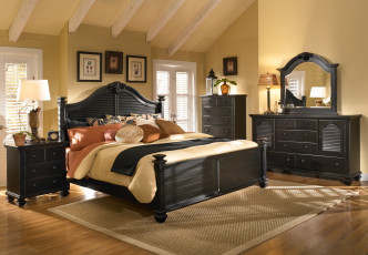 Картинка интерьер спальня подушки картины кровать
