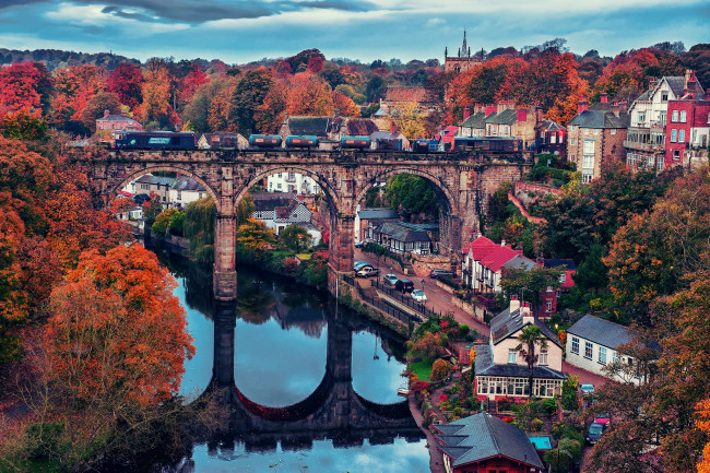 Обои картинки фото knaresborough, england, города, мосты, мост, англия, нерсборо, river, nidd, отражение, поезд, осень