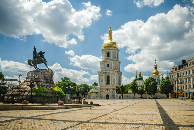 Обои картинки фото города, киев , украина, собор, памятник