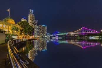 Картинка города -+огни+ночного+города ночь огни иллюминация узор цвет подсветка отражение город мост вода