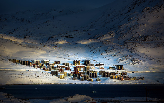 Обои картинки фото города, - пейзажи, ночь, зима, winter, urban, qinngorput, town, city, greenland, nuuk, arctic, домики