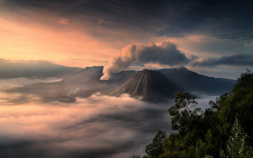 Картинка природа горы вулканы тучи облака