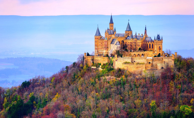 Обои картинки фото замок гогенцоллерн,  штутгарт,  германия, города, замки германии, замок, гора, лес, панорама