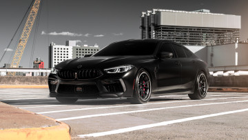 Картинка bmw+m8+2020 автомобили bmw черный стройка