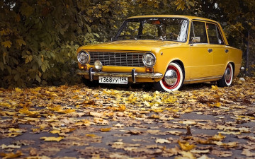 Картинка автомобили ваз листья авто 2101 жигули ретро классика копейка осень