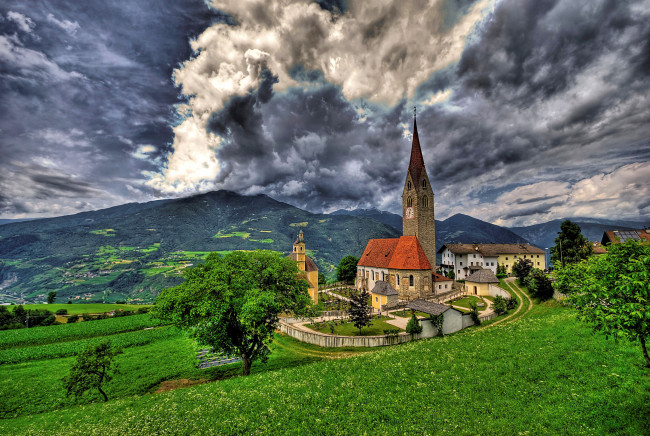 Обои картинки фото bressanone, brixen, italy, города, пейзажи, брессаноне, бриксен, церковь, сан-микеле, италия, альпы, горы