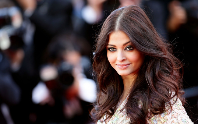 Обои картинки фото девушки, aishwarya rai, канны, актриса, модель, индианка, улыбка, аишвария, рай