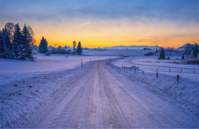 Обои картинки фото природа, дороги, снег, зима, закат, дорога, сугробы
