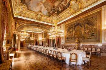 Картинка интерьер дворцы +музеи дворец люстры стол сервировка