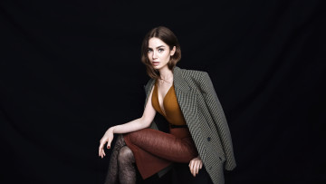 Картинка lily+collins+vogue+2024 девушки lily+collins лили коллинз актриса модель писательница фотосессия журнал vogue пиджак студия знаменитости