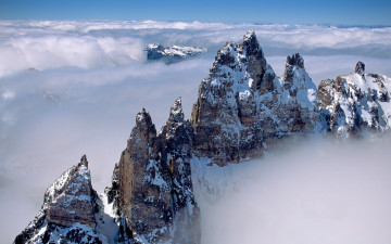 Картинка природа горы выше облаков пик восхождение снег вершина
