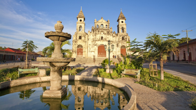 Обои картинки фото iglesia, de, guadalupe, granada, nicaragua, города, исторические, архитектурные, памятники