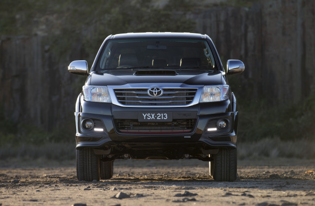 Обои картинки фото автомобили, toyota, темный, 2014г, hilux, black, double, cab