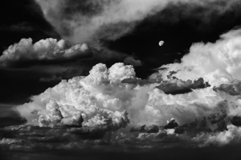 обоя природа, облака, чёрно-белое, фото, луна