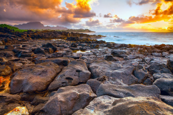 Картинка природа восходы закаты облака берег камни закат