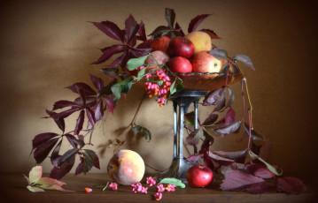 Картинка еда фрукты +ягоды натюрморт яблоки осень листья персики