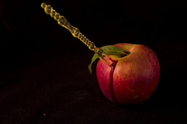 Обои картинки фото еда, Яблоки, вилка, яблоко
