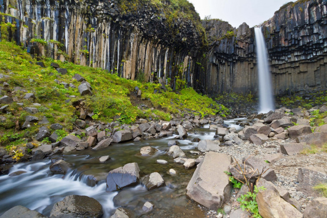 Обои картинки фото природа, водопады, камни, скала, поток