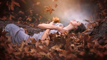 Картинка девушки -unsort+ брюнетки темноволосые женщина осень листья