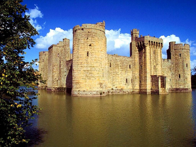 Обои картинки фото bodiam castle, города, замки англии, bodiam, castle