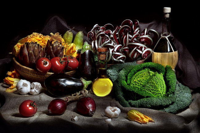 Обои картинки фото еда, натюрморт, савойская, капуста, чеснок, баклажаны, вино