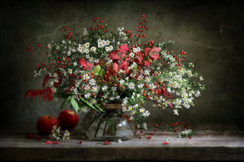 обоя цветы, букеты,  композиции, ромашки, листья, ягоды