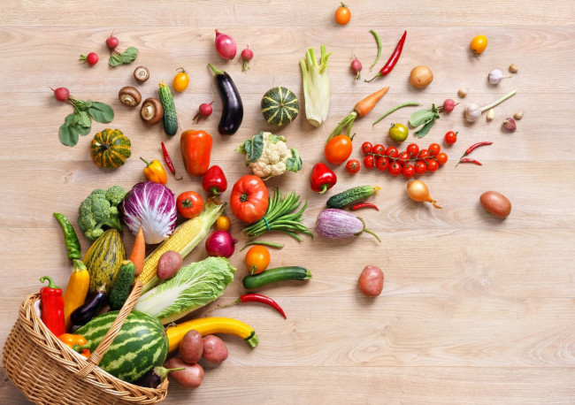 Обои картинки фото еда, овощи, помидоры, морковь, перец, фенхель