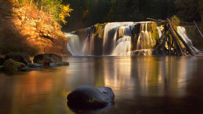 Обои картинки фото природа, водопады, лес, река, водопад