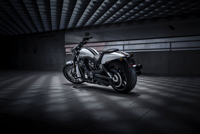 Обои картинки фото мотоциклы, harley-davidson