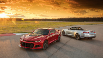 обоя chevrolet camaro zl1 convertible and coupe 2017, автомобили, camaro, 2017, coupe, convertible, zl1, chevrolet