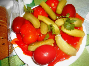 Картинка еда консервация соленья огурцы помидоры томаты