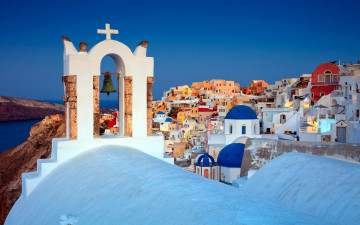 Картинка города санторини+ греция колокол