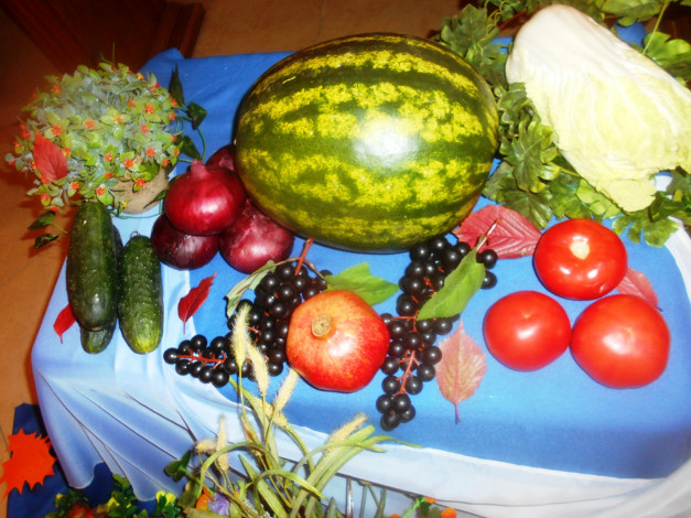 Обои картинки фото еда, натюрморт, огурцы, арбуз, помидоры, томаты, гранат