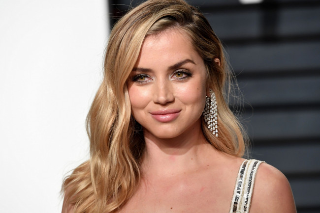 Обои картинки фото девушки, ana de armas, блондинка, лицо, улыбка