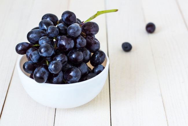 Обои картинки фото еда, виноград, грозди, ягоды