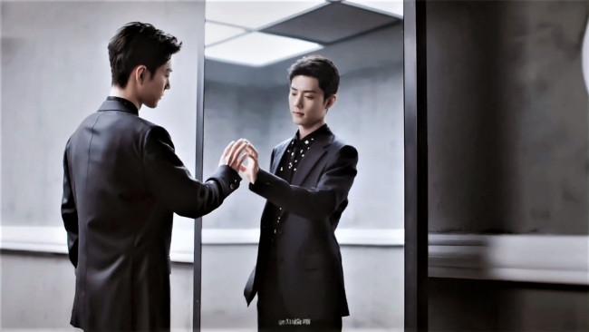 Обои картинки фото мужчины, xiao zhan, актер, зеркало, отражение