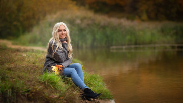 Картинка девушки -+блондинки +светловолосые блондинка река берег свитер