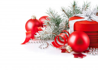 Картинка праздничные разное новый год сосновая ветка подарок шарики коробка гирлянда
