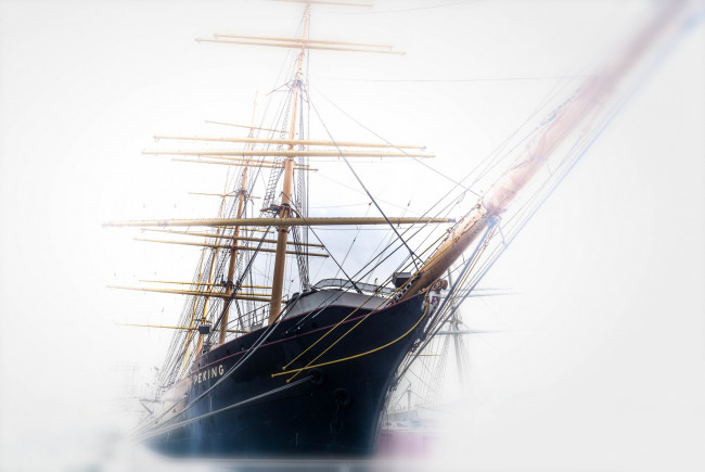 Обои картинки фото корабли, парусники, туман, корабль, мачты, бушприт