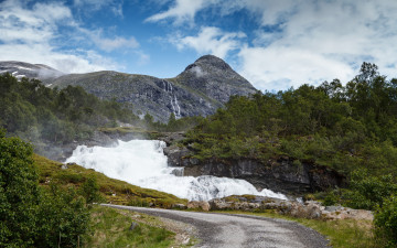 Картинка природа водопады горы поток