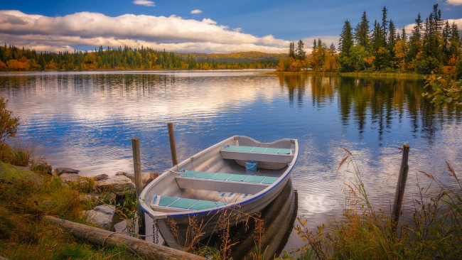 Обои картинки фото корабли, лодки,  шлюпки, озеро, лодка, осень