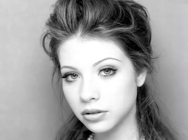 Обои картинки фото девушки, michelle trachtenberg, черно-белая, лицо