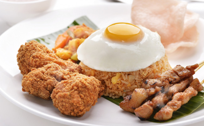 Обои картинки фото еда, Яичные блюда, яйцо, мясо, яичница, рис