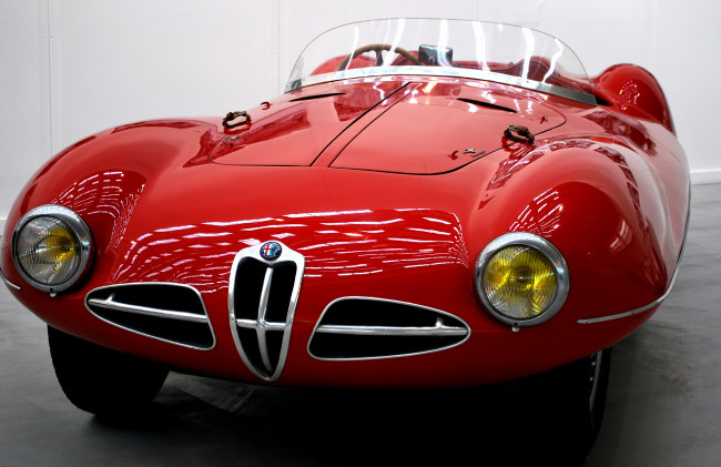 Обои картинки фото alfa romeo c52 disco volante spider 1951, автомобили, alfa romeo, c52, alfa, romeo, 1951, spider, volante, disco