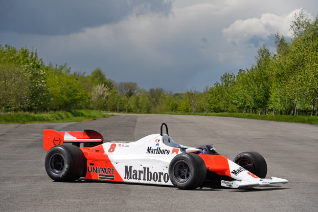 Обои картинки фото автомобили, formula 1, mclaren, ford