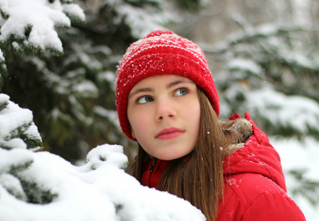 Обои картинки фото разное, дети, девочка, шапка, снег, деревья