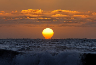 Картинка природа восходы закаты волна горизонт прибой зарево вечер вода океан море солнце