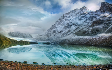 Картинка природа реки озера пейзаж снежные вершины горы берег вода
