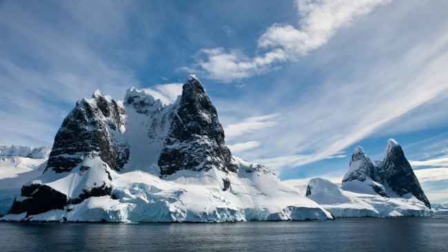 Обои картинки фото природа, горы, океан, скалы, снег, лед